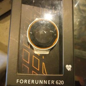 Garmin forerunning 620 smart gps watch